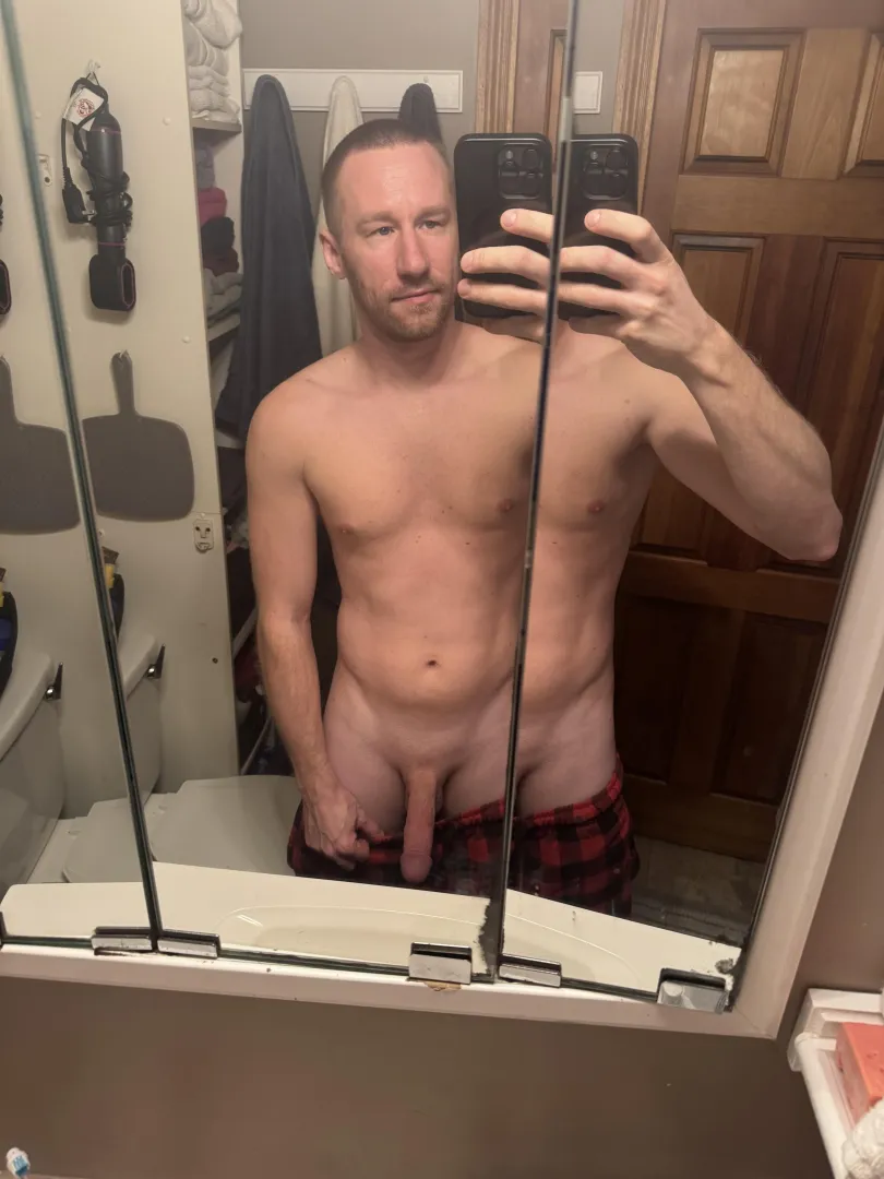 Quickie in the bathroom? [35] posted by Every-Activity-5340