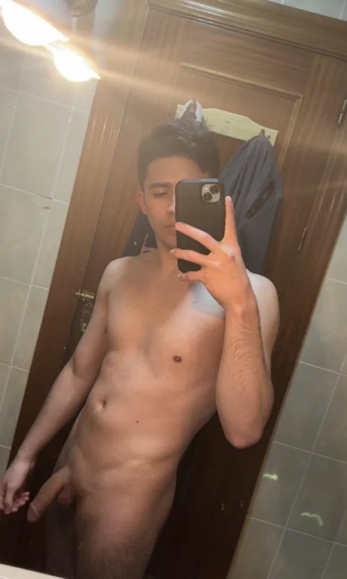 Quien se ducha conmigo?  by Josee_x