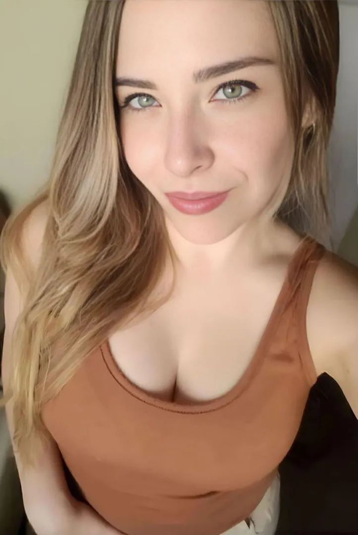 Quiero chupar pijas  quienes me dan?  posted by AntoPT2026