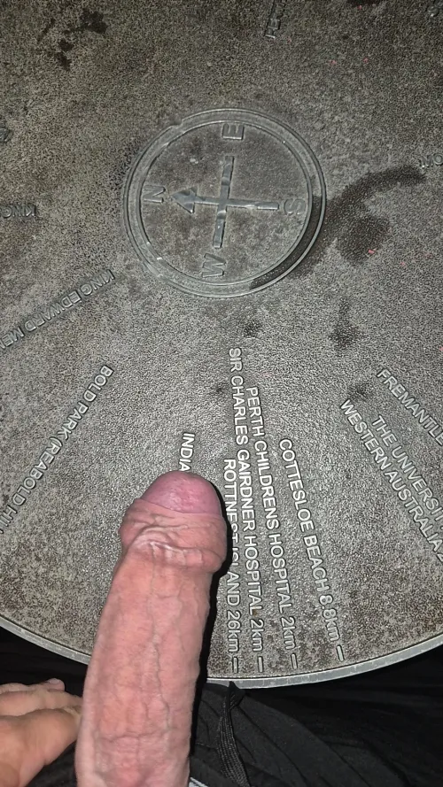 Quiet evening at the DNA Tower tonight (KP) by No_Storm4764