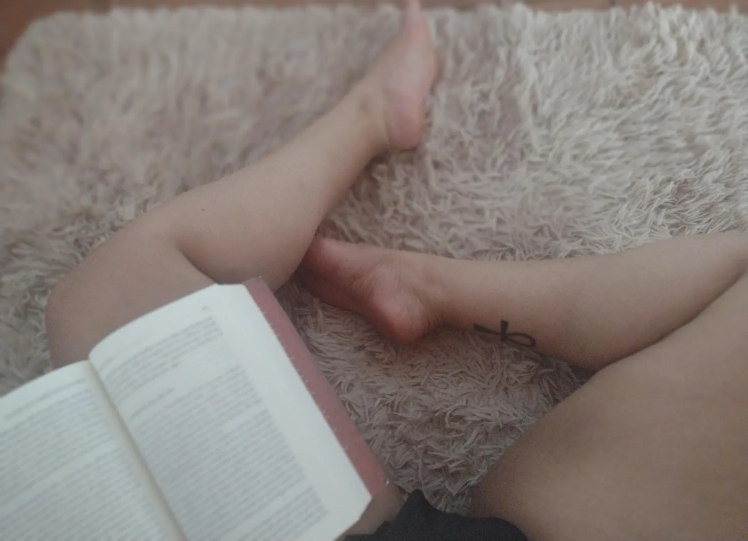 Quiet reading… loud thoughts posted by paosweetsexi