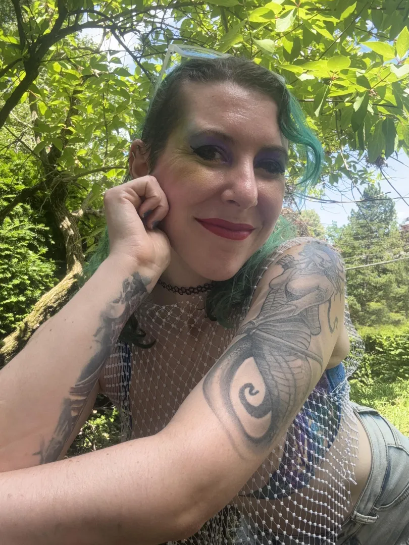 Rainbow selfie posted by sirenskiss3