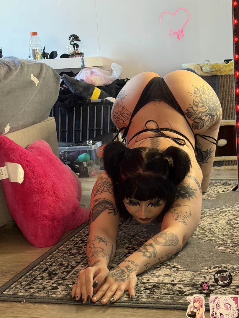 rate my arch posted by gothiccthorn