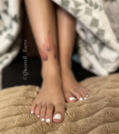 Rate my feet  by QueenB_Toess