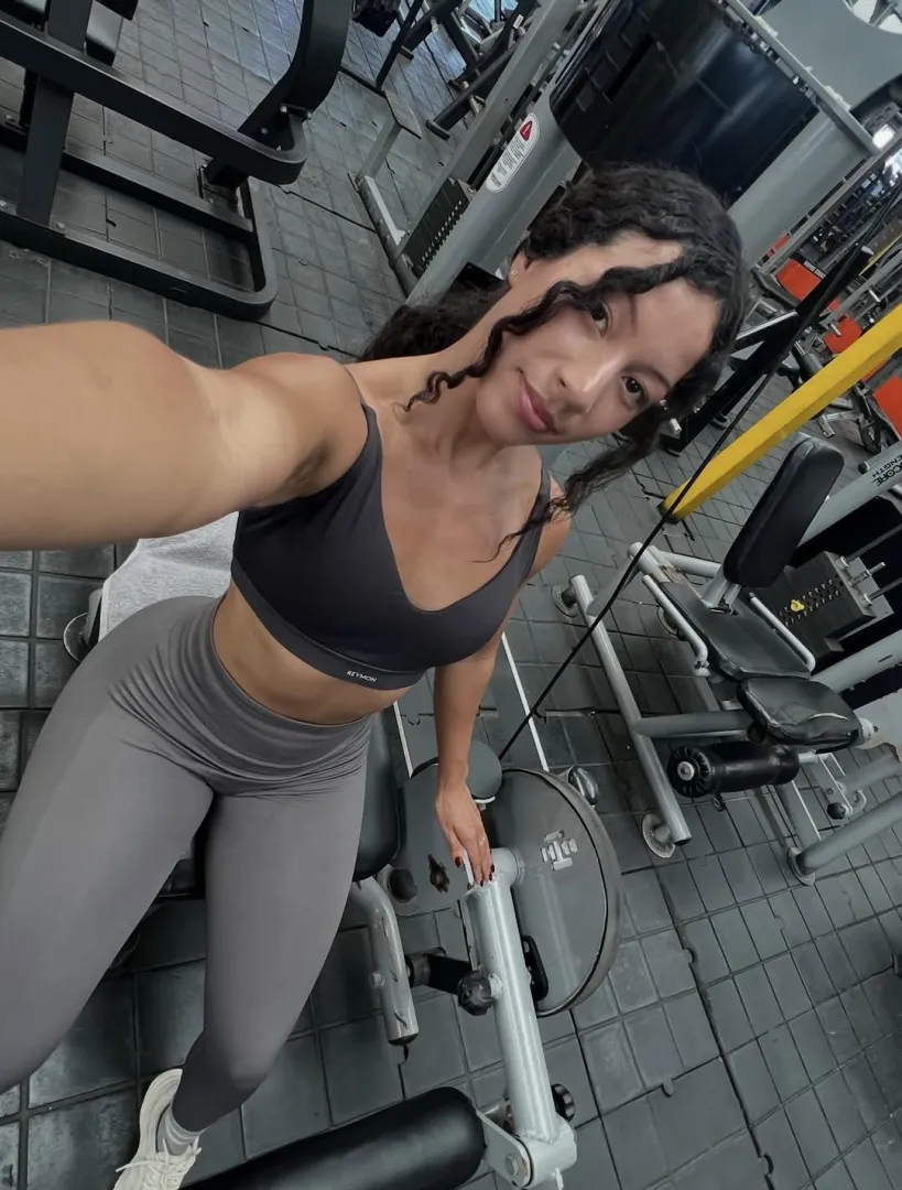 Rate my gym outfit posted by Lopsided_Pride_120