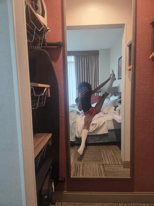 Rate My Legs by miserygirlfriend