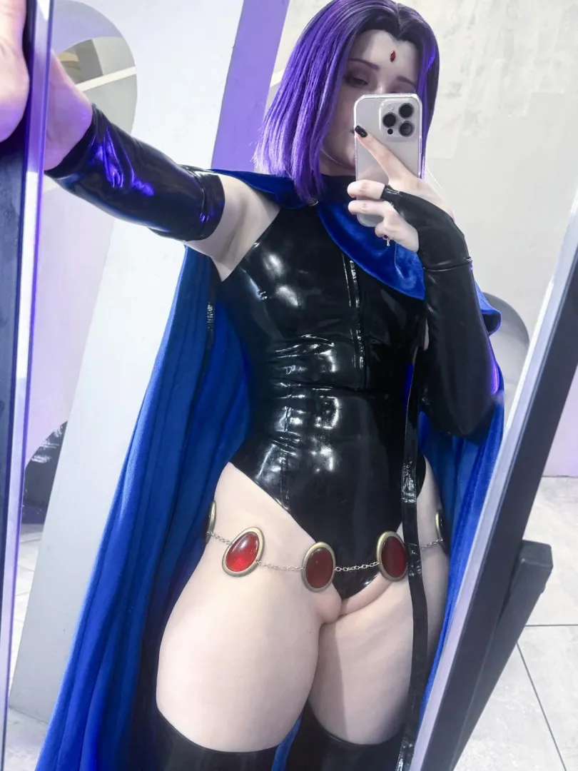 Raven cosplay by Neyrodesu posted by Neyrodesu