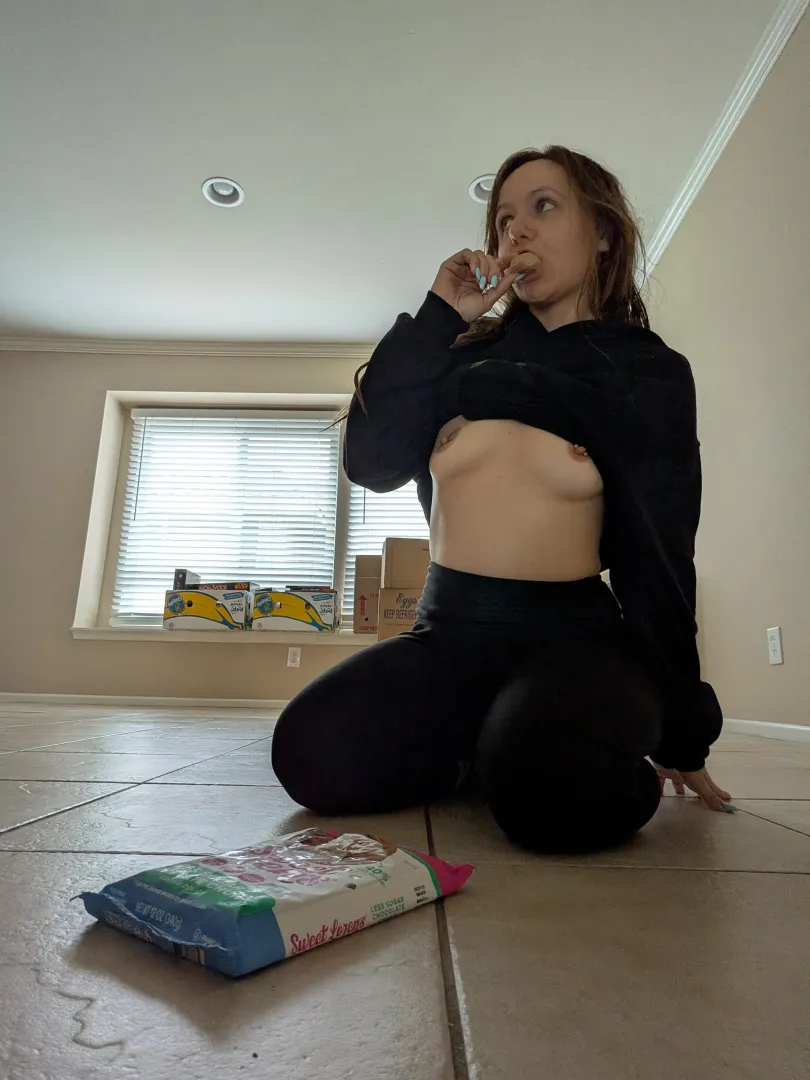 Raw cookie dough breaks are an important part of the moving process (10 years vegan) posted by HelenaThistledown