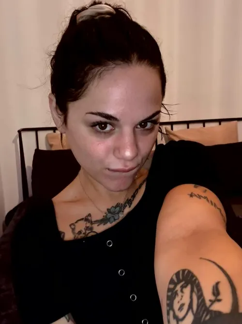 React if you want a blowjob from this tattoed greek chick by MichiganGirlx