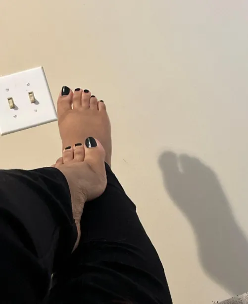 Ready for my next pedicure [oc] by AcidicEmotionss