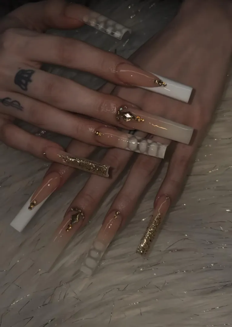 Ready to be around a  posted by snowsgalleryy-