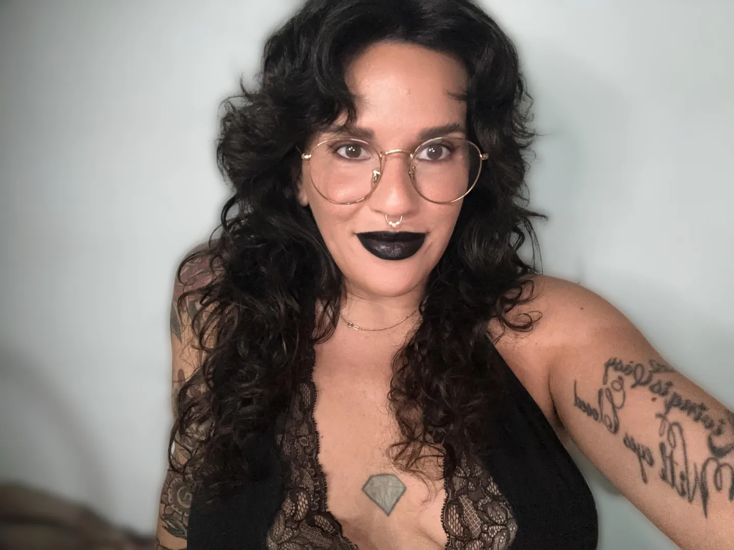 Ready to leave my black kiss marks all over you posted by goddessxhelen