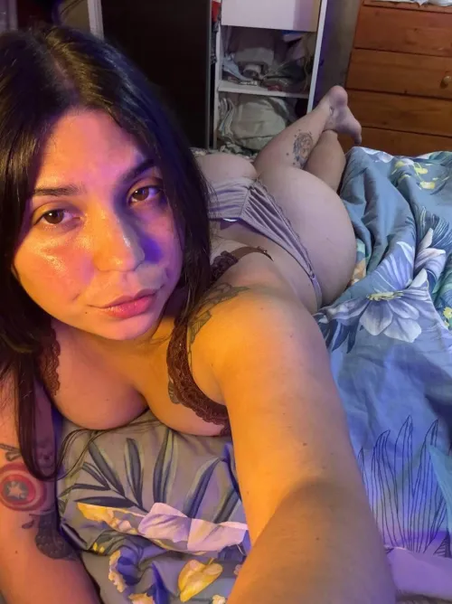 Reagier wenn du einer 19j Südländerin zeigen willst wie man richtig gefickt wird  by TwirlGlimmerr