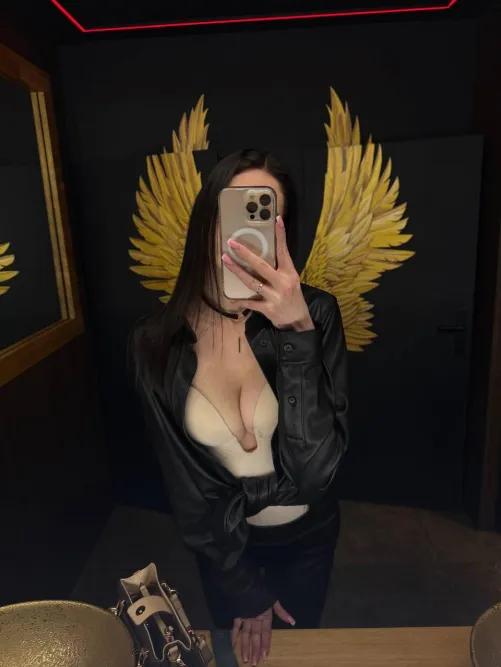 reagier wenn du ne 19j dorfmatratze nackt sehen willst.. schick dir dann was  by ed1faunce