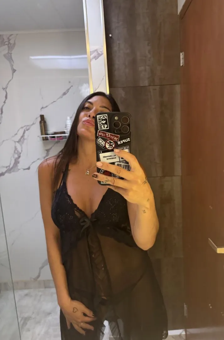 Real sexy selfie are from the heart posted by Friendly_Sharon