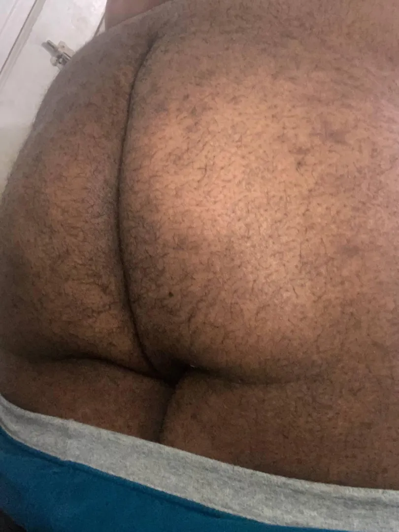 Really got the fatty someone dm me im bored and horny posted by Calm-Society-293