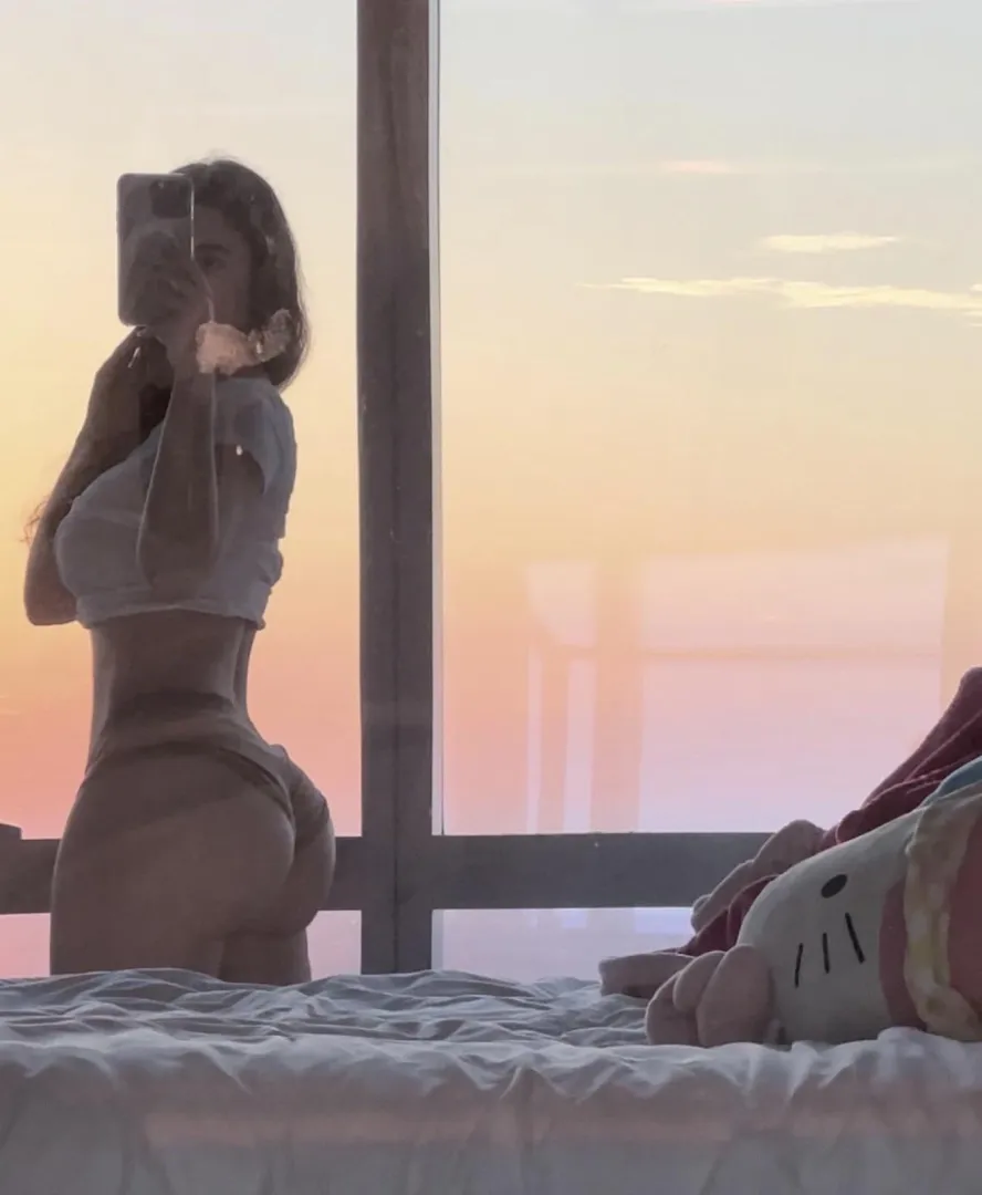 Realprettyangel posted by caitbabyxo