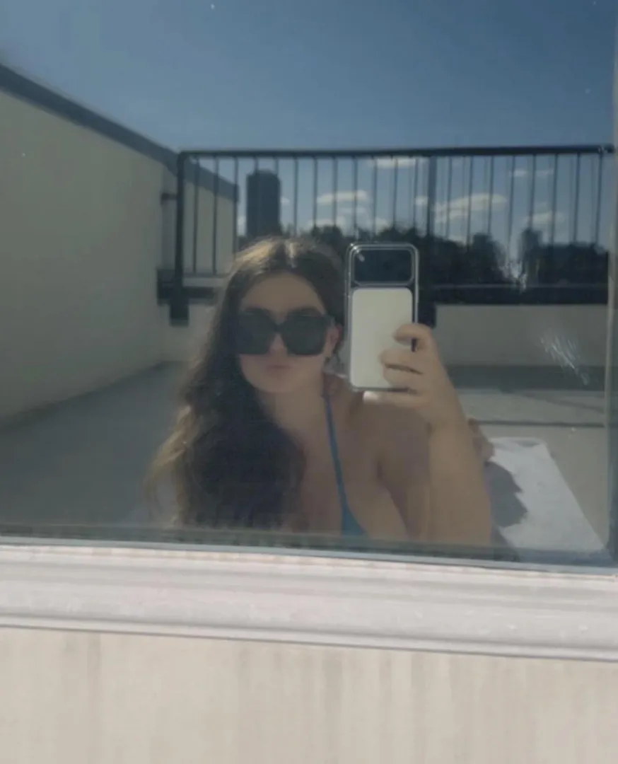 Realprettyangel posted by caitbabyxo