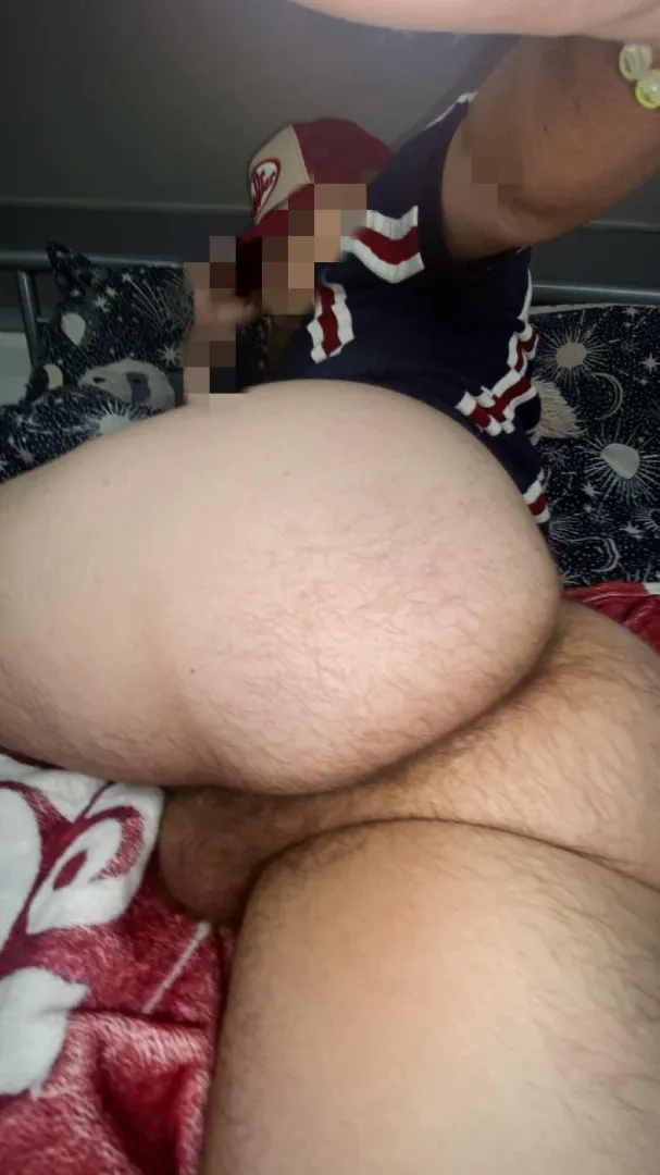 recently started letting my butt fuzz grow, keep or shave? :) 21,m posted by logansboybutt