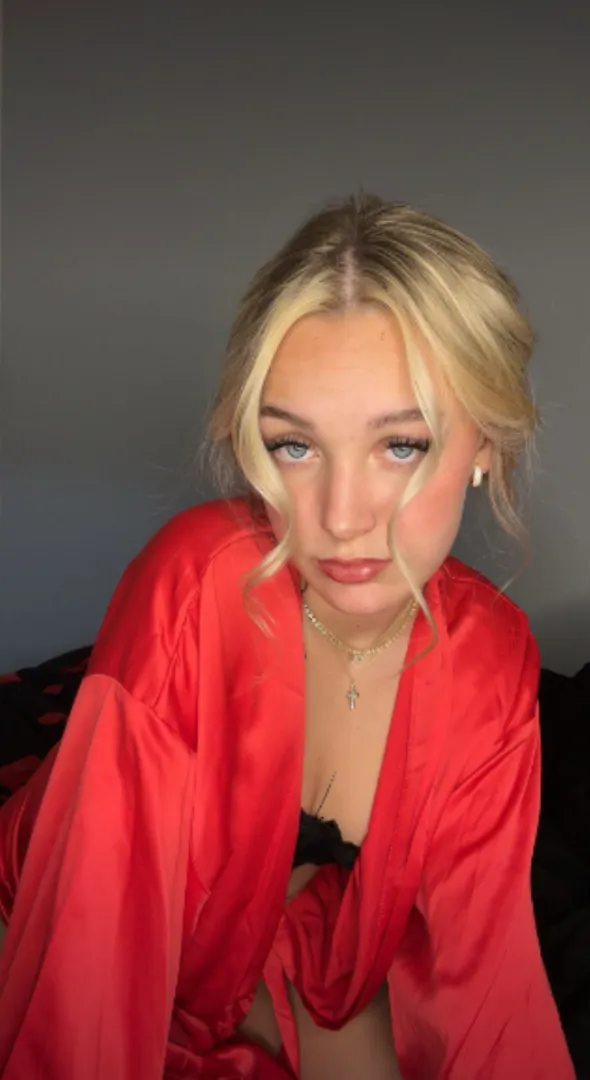 Red changes behavior in subtle ways—even when not noticed
Studies in color psychology show red can influence emotional processing and behavioral outcomes (e.g., threat interpretation, dominance responses) even when participants do not consciously focu posted by Prudent_Yoghurt_0