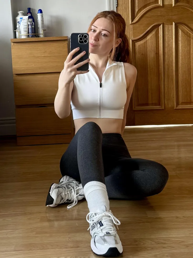 Red hair green eyes posted by Fit_Resident4599