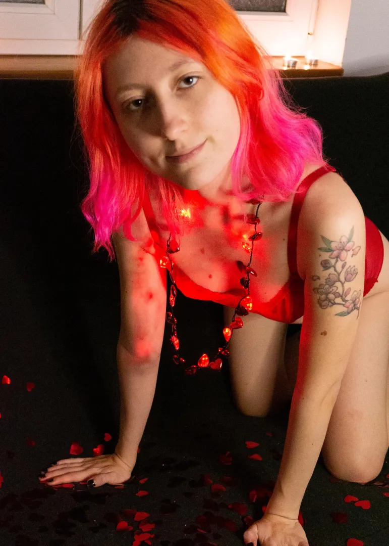 Red hair, red underwear - trivial but incredibly passionate posted by MidnigghtPurring