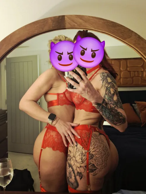 Red hot weekend ;) by Mrsvixenuk