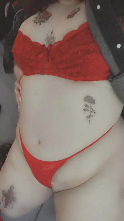red lace on my chubby soft body by bella_snowz