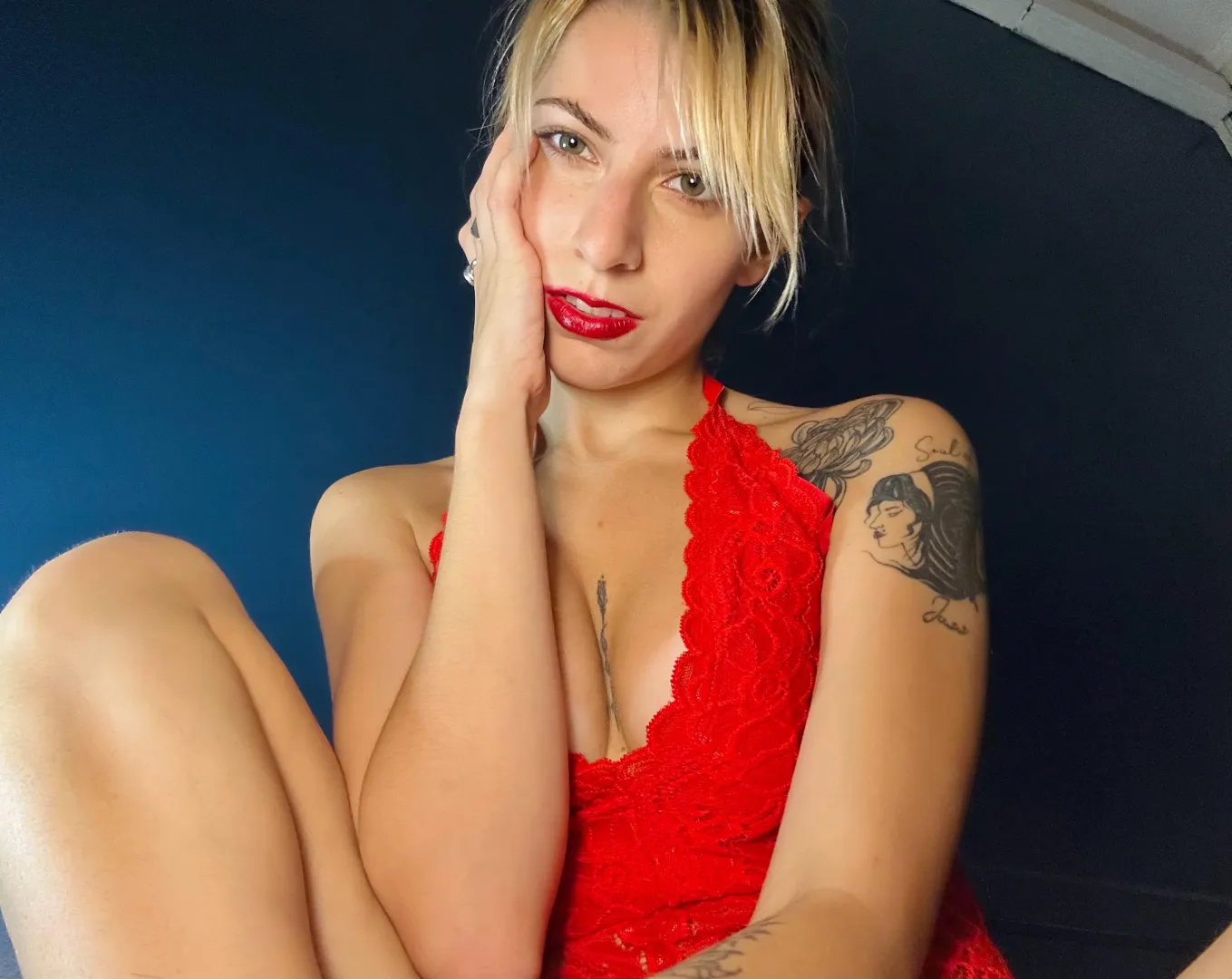 Red lingerie is very sexy and makes me feel so wanted posted by fieryroe