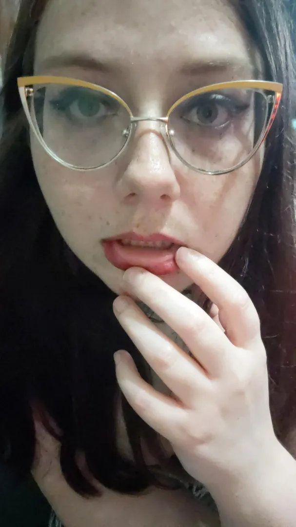 Red lips posted by QueenMortom