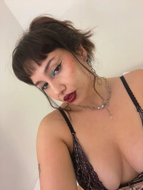 red lips are the hottest by demonkreator666