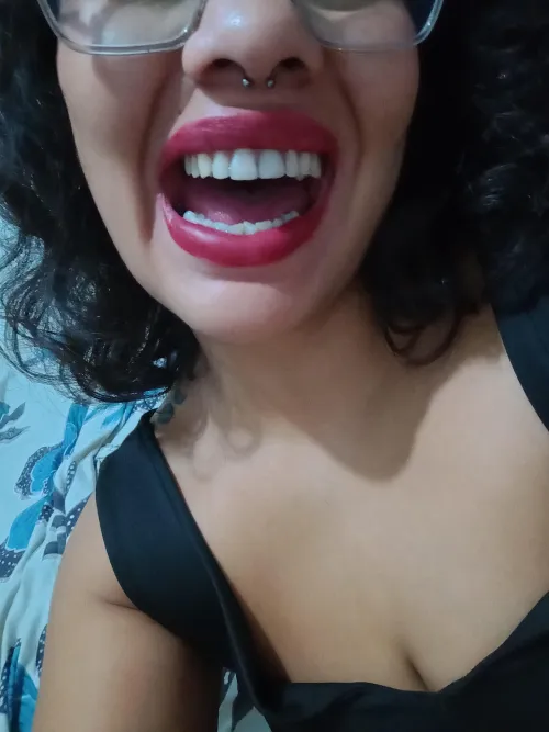 Red lips by letti_curvy24