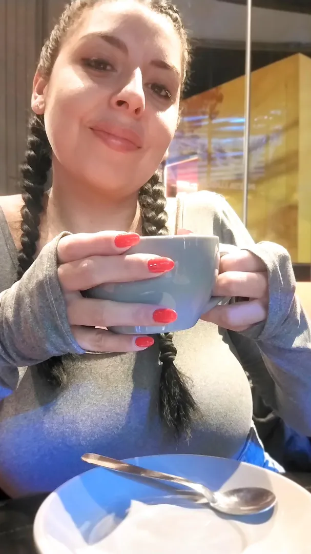 Red nails always look good posted by katylaa