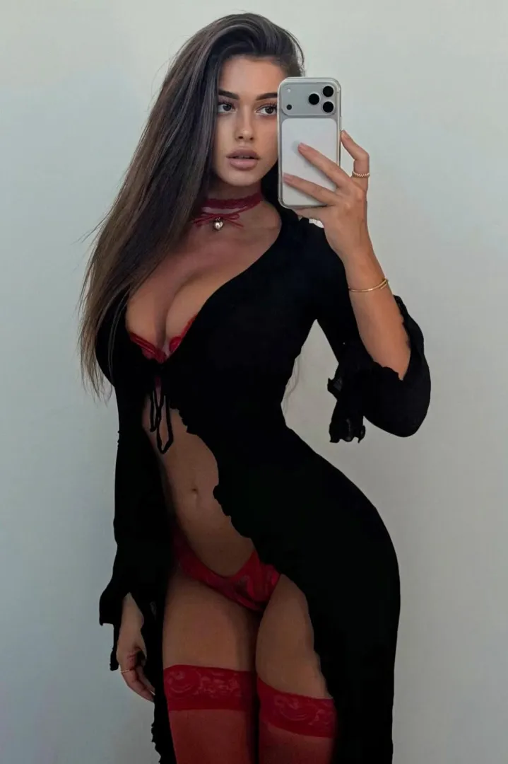 Red passion posted by Duke_Strato5phere