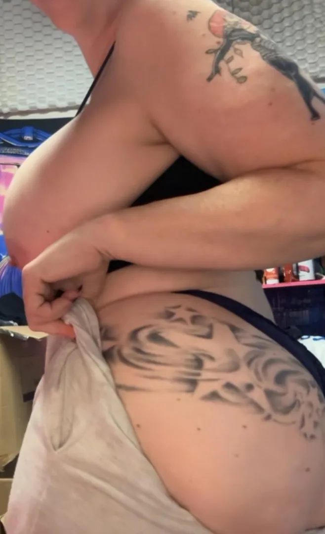 Redhead energy hits different  posted by RedbangzOF