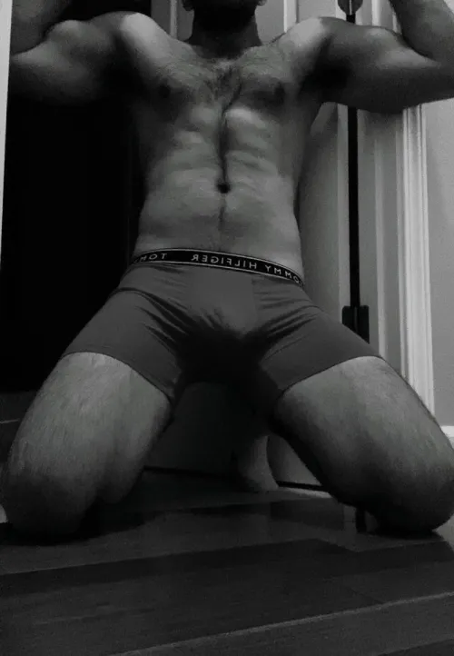 Remind me… how long am I staying on my knees? by thegoodgymboy