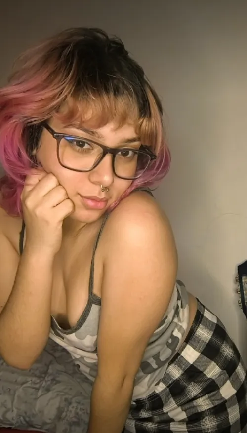 resist me if you can by InterestingEye861