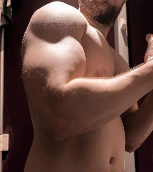 Right arm by bingobobhandjob