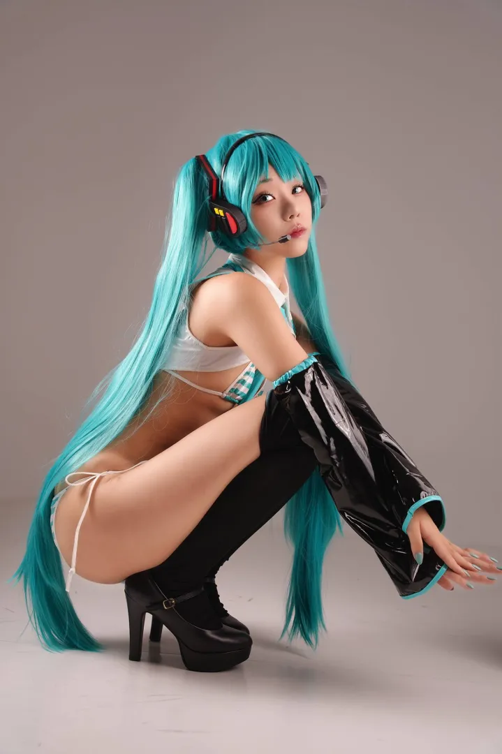 @Rin_96neco Hatsune Miku Birthday Cosplay posted by Pwnagepancakes