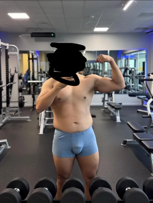 RN: Looking for hosting top or ftm. In Centerville Va by open-Mind703