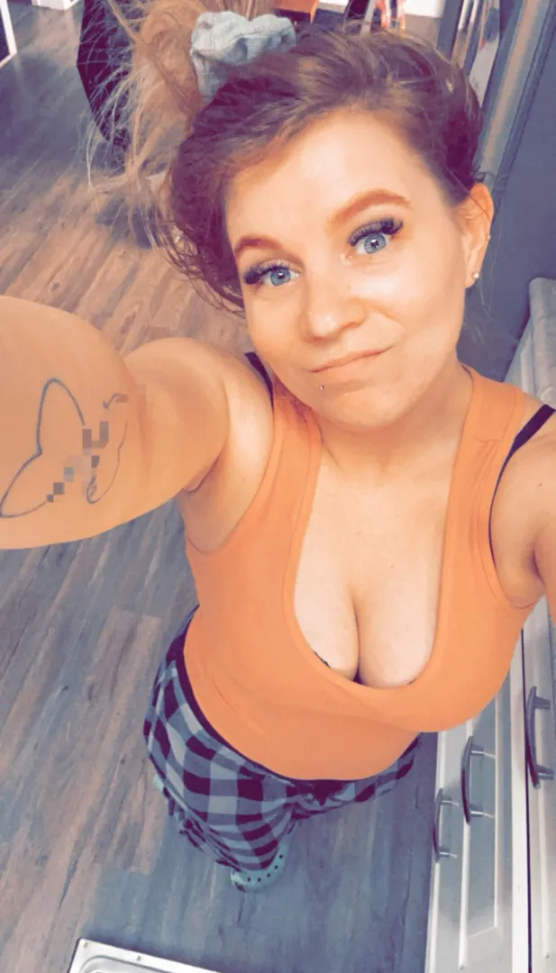 Rocking my hairbun at home posted by Little_hicktown_xoxo