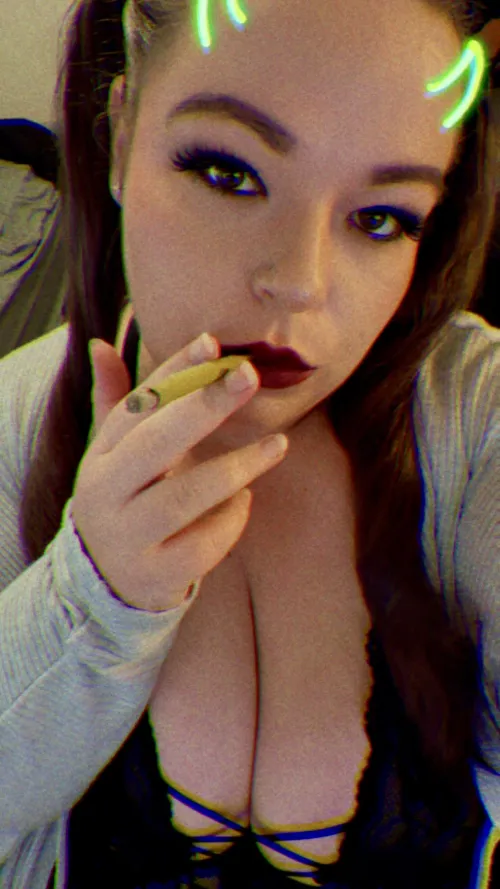 Roll my blunts for me bby by BBWLadyLeilani
