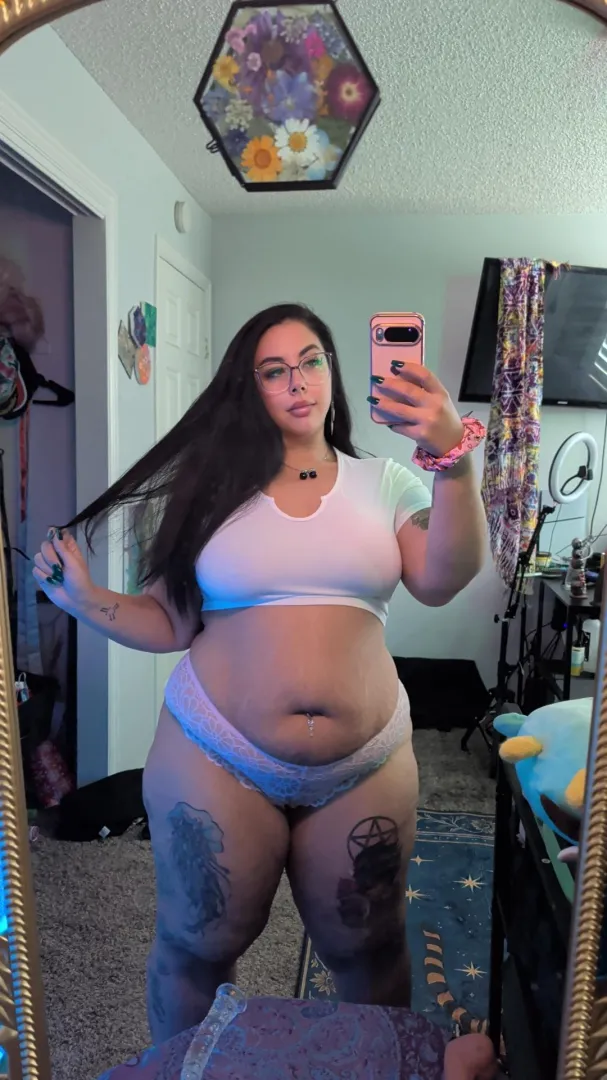 Rooms a lil messy but I looked cute posted by SexySe7en