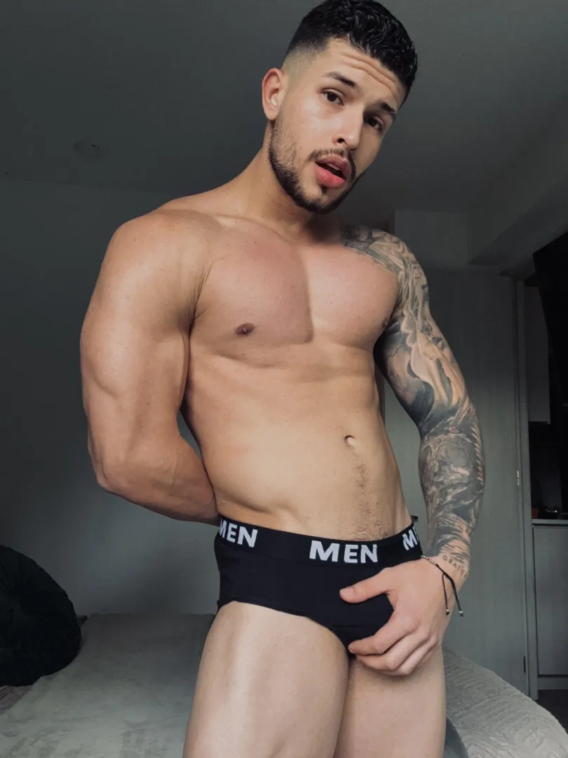 Rub my bulge for good luck posted by mistralethrae