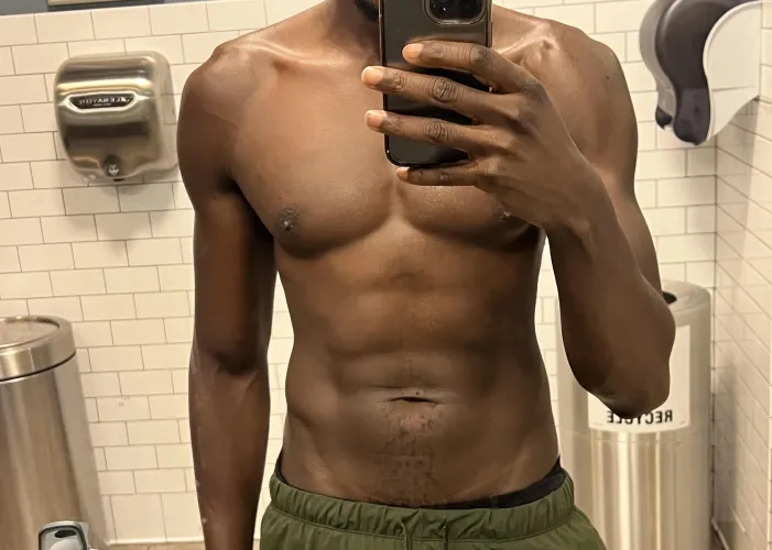 Runner & avid lifter in NYC looking for regular massage by Overall_Story836