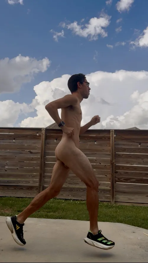 Running can make you fly! by tigernamedtony1222