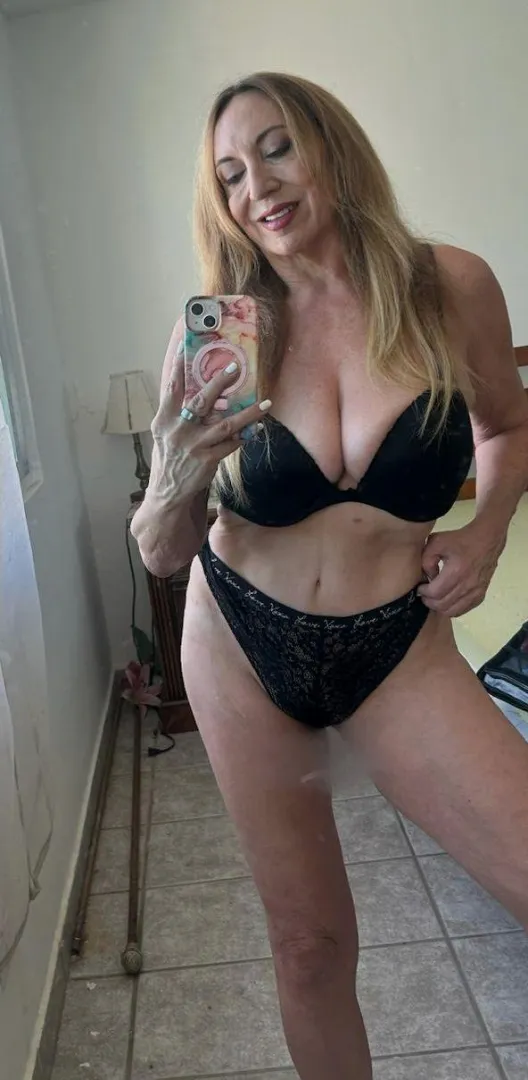 saggy tits on a 61 years old granny.. posted by SnuggleVicee