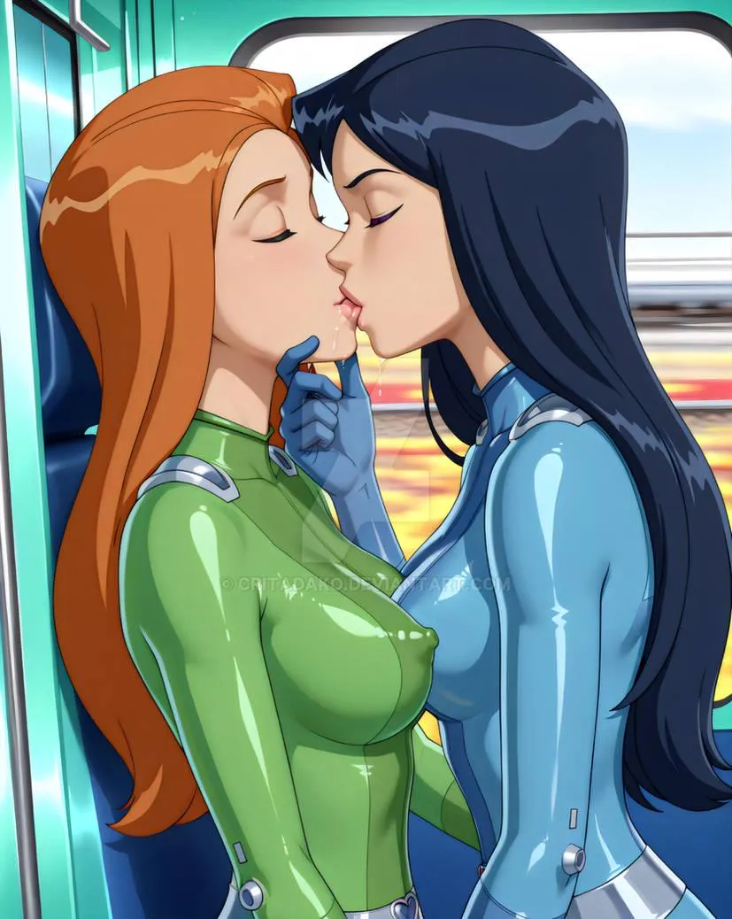 Sam & Britney's Moment (Critadako) posted by picture_perfect2