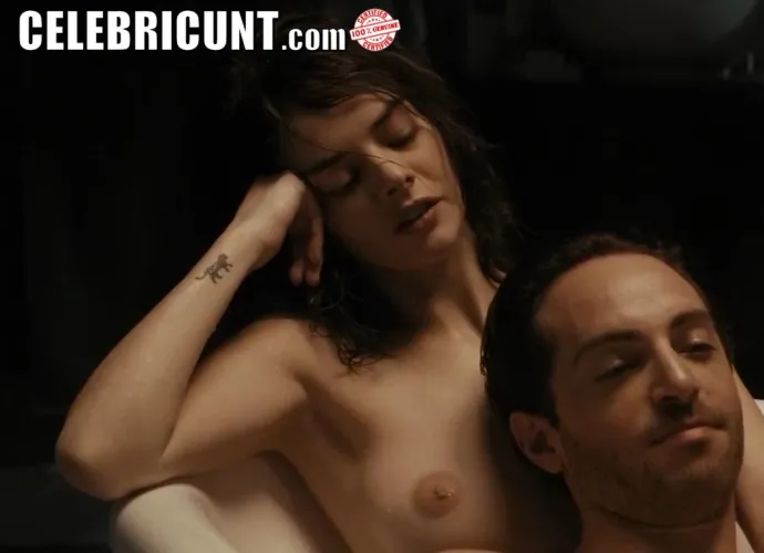 Samara Weaving topless showing boob and nipple in Last Moment of Clarity (2020) by lisaschmeeser