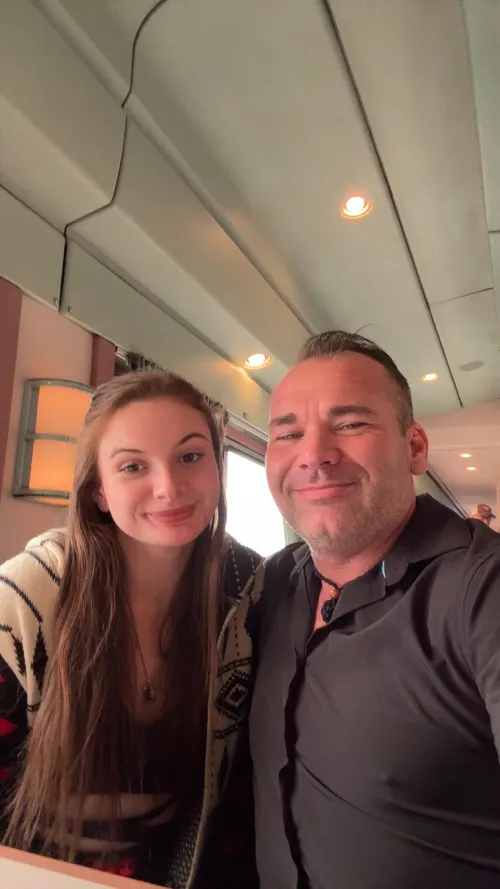 Same Room Full Swap couple looking for friends by 2_getrailed